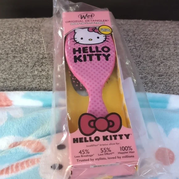 🆕📢 Just In.....Hello Kitty Wet Brush Detangler - Picture 4 of 7